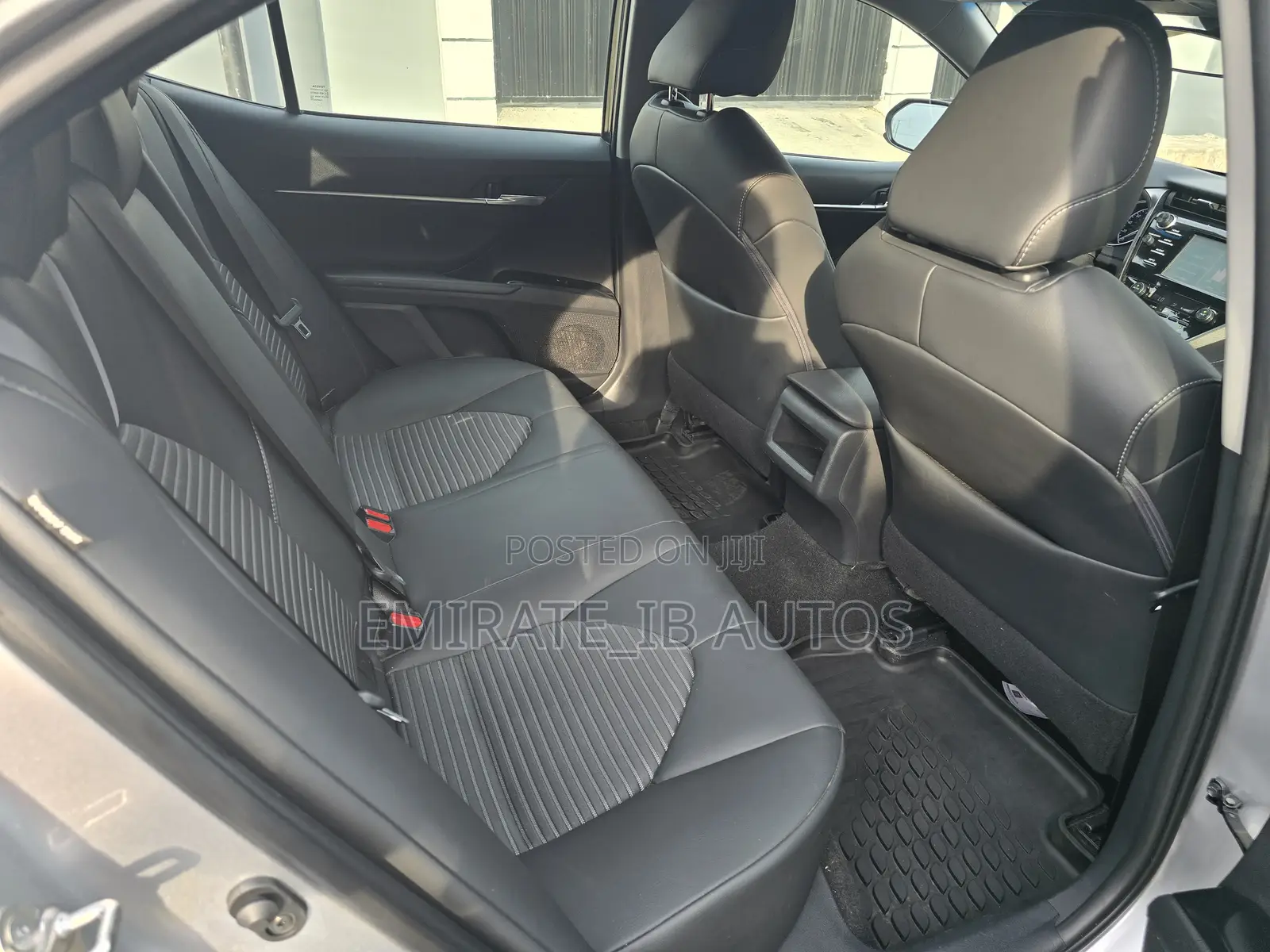 Toyota Camry 2018 Silver
