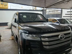 Toyota Land Cruiser 2016 Black