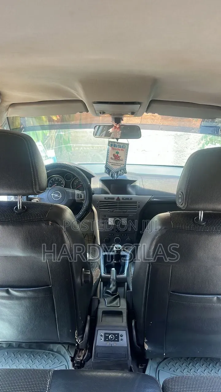 Opel Astra 2007 Silver