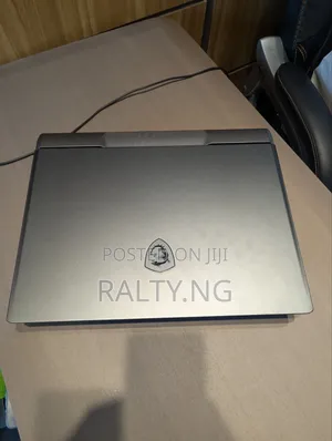 Laptop MSI Vector 17 HX AI A2XWJG 32GB Intel Core i9 SSD 1T