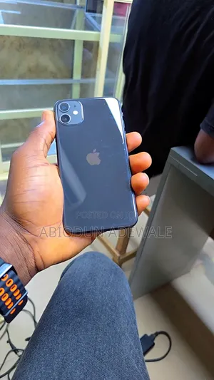 Apple iPhone 11 64 GB Black