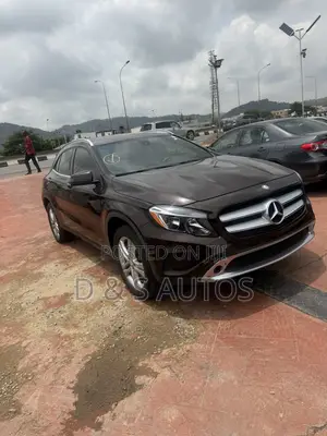 Mercedes-Benz GLA 250 2017 Brown