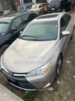 Toyota Camry 2017 Gold