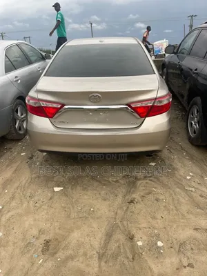 Toyota Camry 2017 Gold