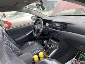 Toyota Avensis Verso 2006 Red