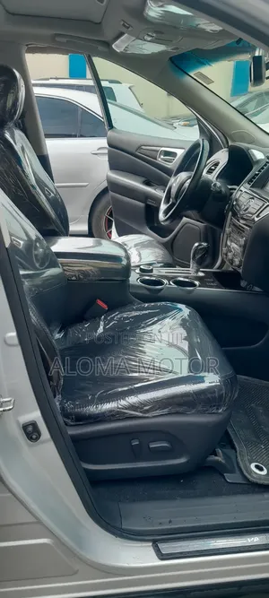 Nissan Pathfinder 2014 Silver