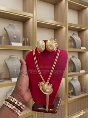 Diamond Cut Neck Piece