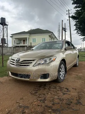 Toyota Camry 2009 Gold