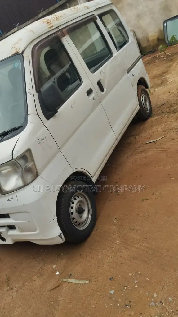Daihatsu Hijet 2010 White