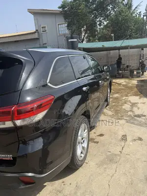 Toyota Highlander Limited Platinum 4dr SUV (3.5L 6cyl 6A) 2015 Black