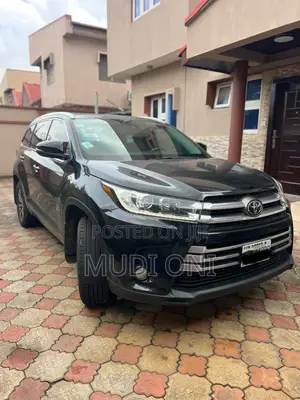 Toyota Highlander XLE 4x2 V6 (3.5L 6cyl 8A) 2017 Black