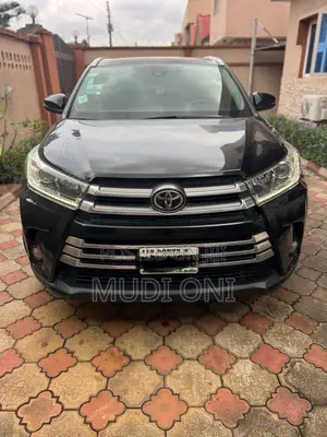 Toyota Highlander XLE 4x2 V6 (3.5L 6cyl 8A) 2017 Black