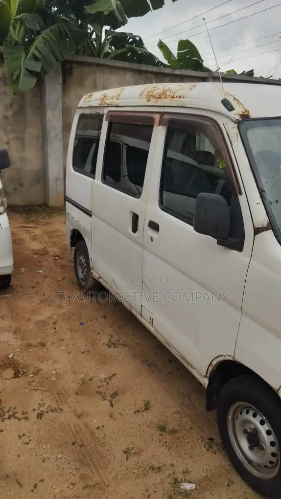 Daihatsu Hijet 2010 White