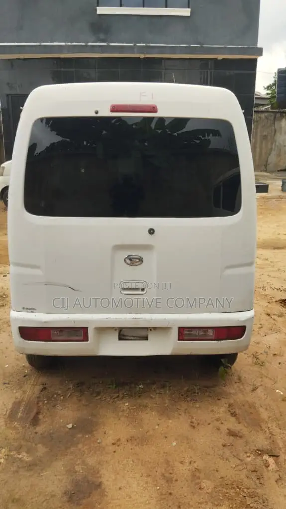 Daihatsu Hijet 2010 White
