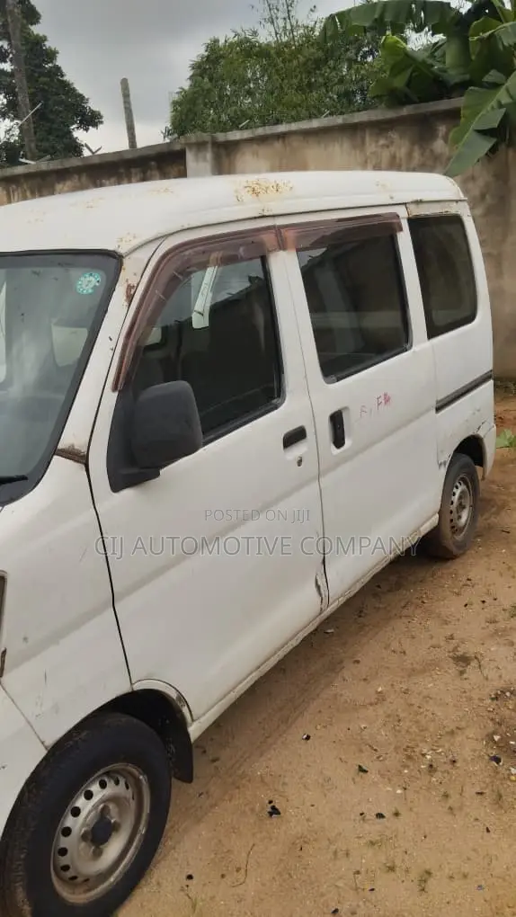 Daihatsu Hijet 2010 White
