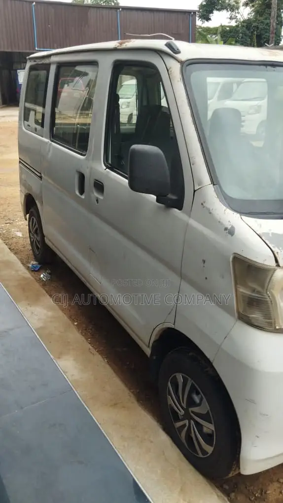 Daihatsu Hijet 2010 White