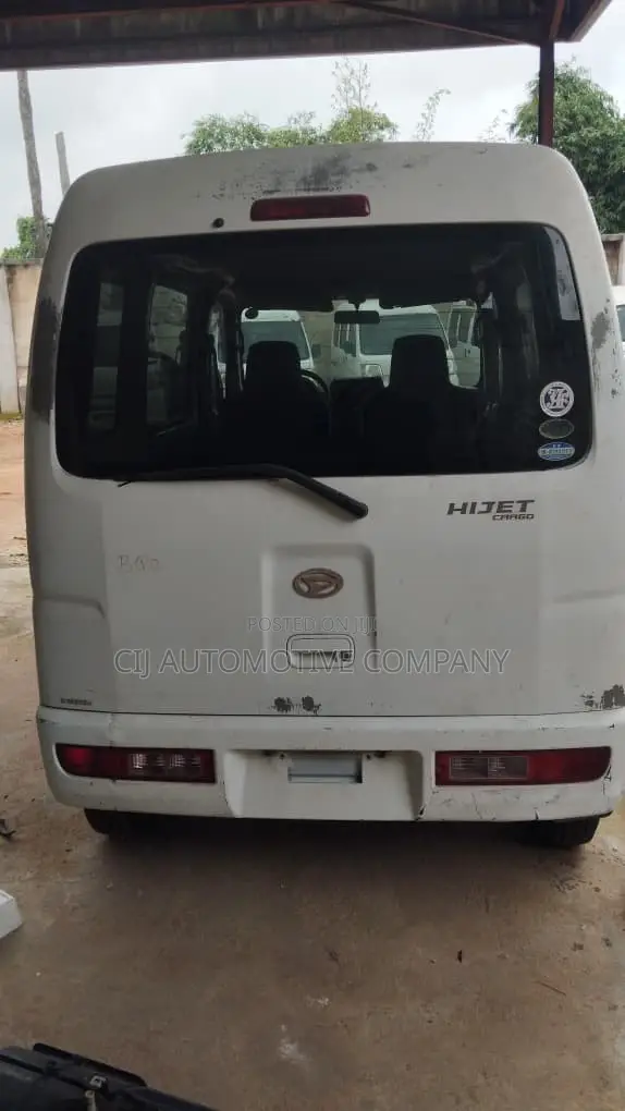 Daihatsu Hijet 2010 White