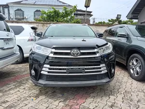 Toyota Highlander XLE 4x4 V6 (3.5L 6cyl 8A) 2018 Black