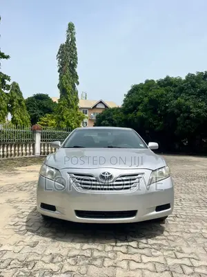 Toyota Camry XLE V6 4dr Sedan (3.5L 6cyl 6AM) 2009 Silver