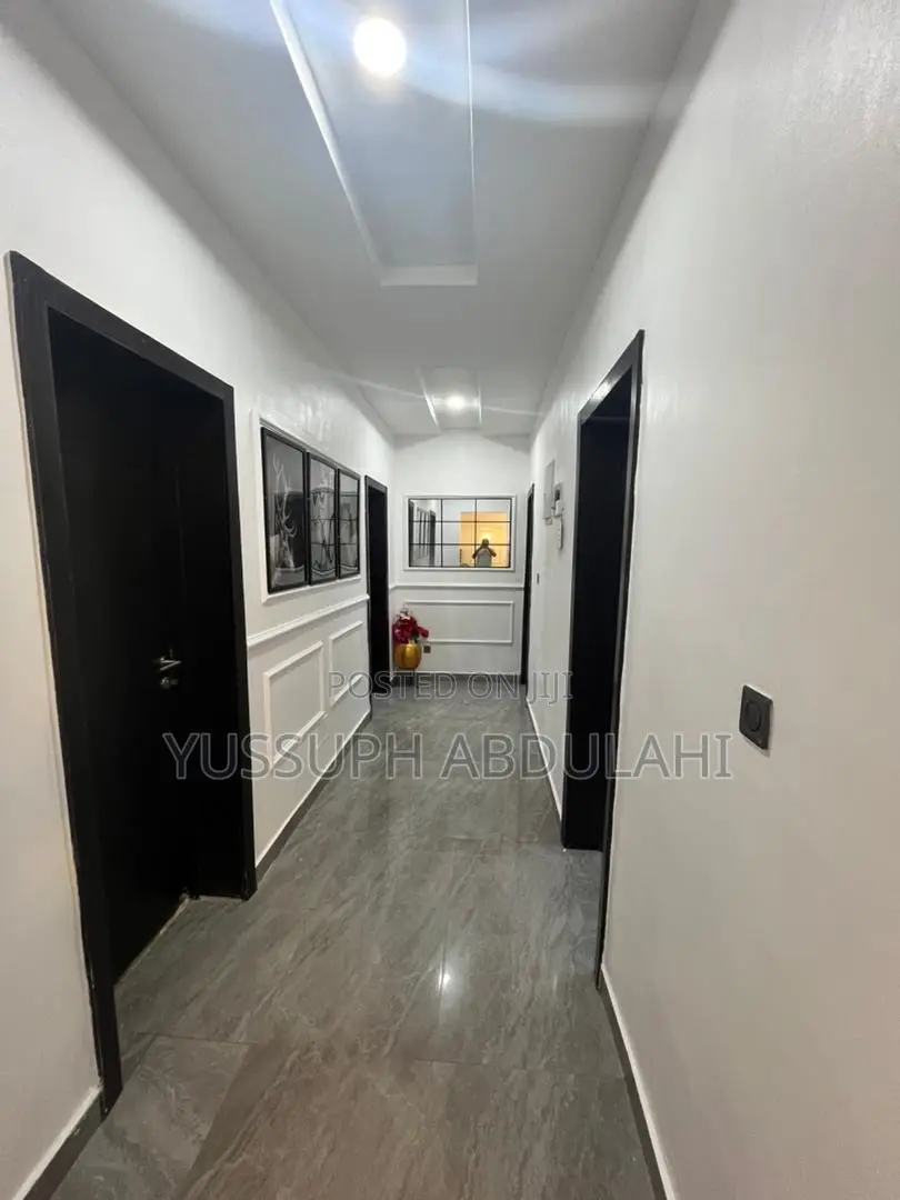 3 Bedrooms Gra Ikeja