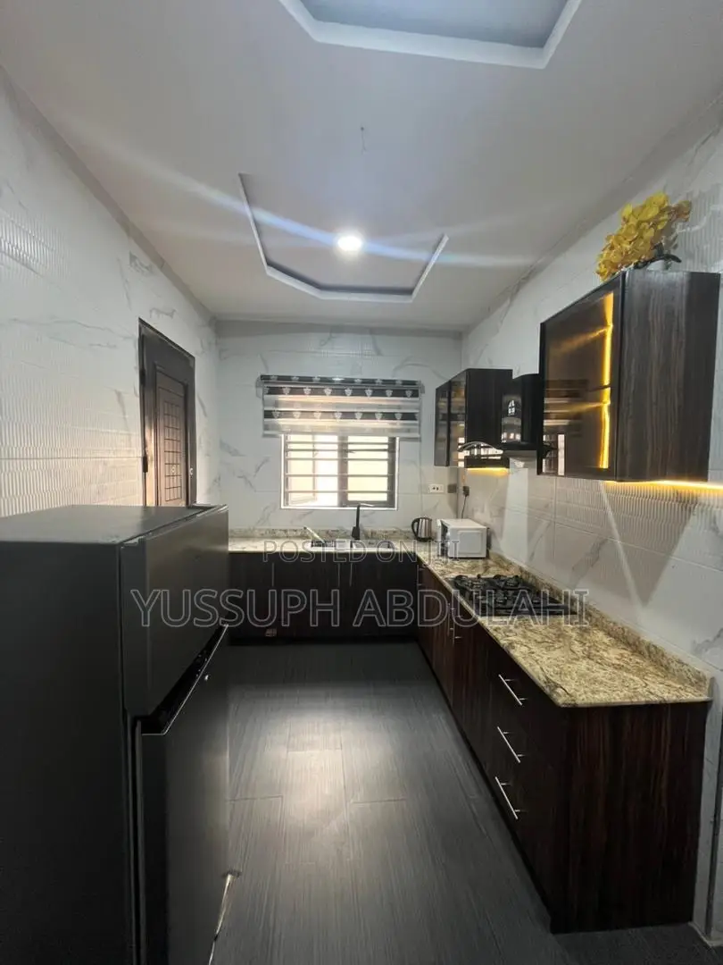 3 Bedrooms Gra Ikeja