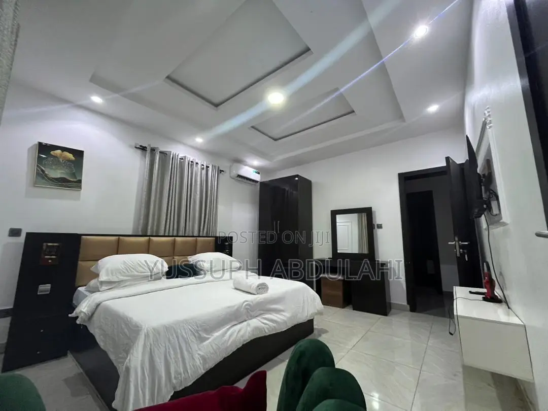 3 Bedrooms Gra Ikeja