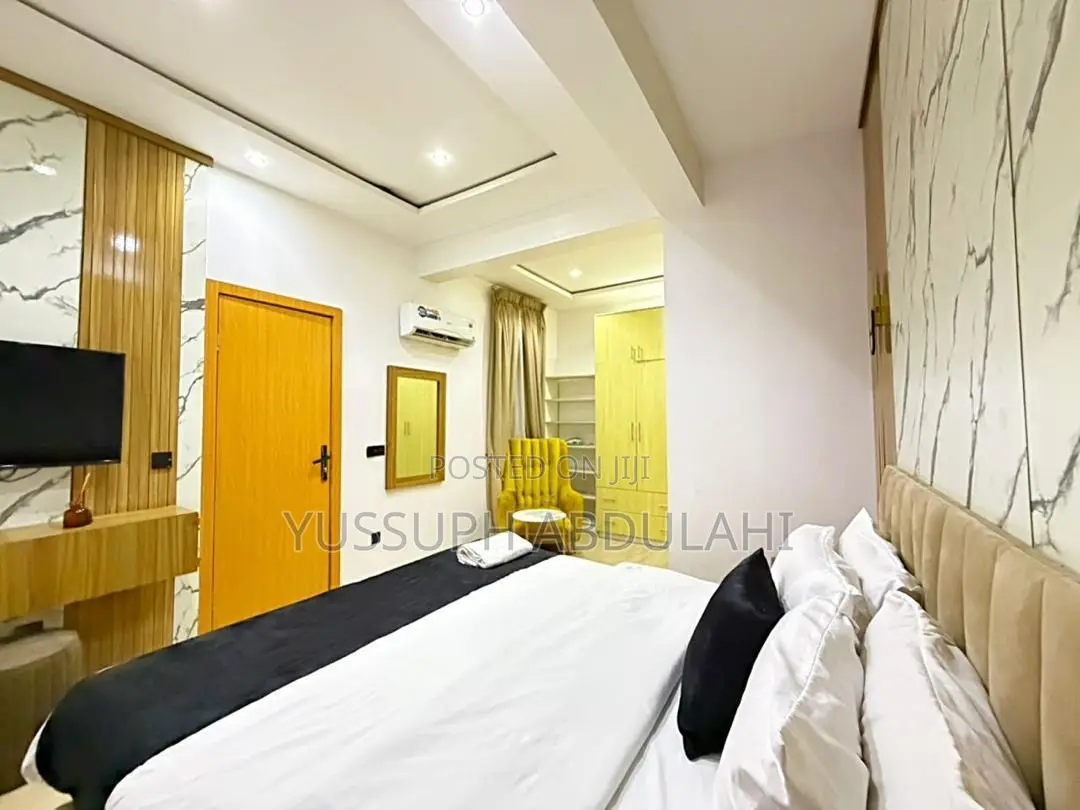 2 Bedrooms Lekki Phase1