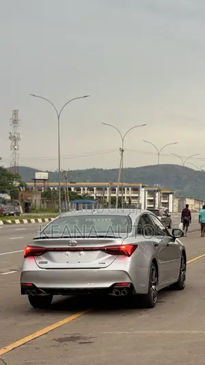 Toyota Avalon XSE 2020 Silver