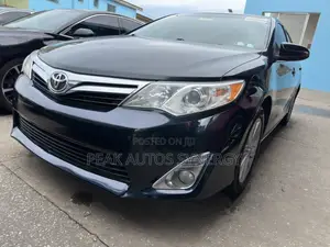 Toyota Camry XLE 4dr Sedan (2.5L 4cyl 6A) 2013 Black