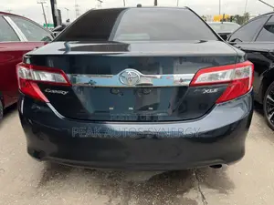 Toyota Camry XLE 4dr Sedan (2.5L 4cyl 6A) 2013 Black