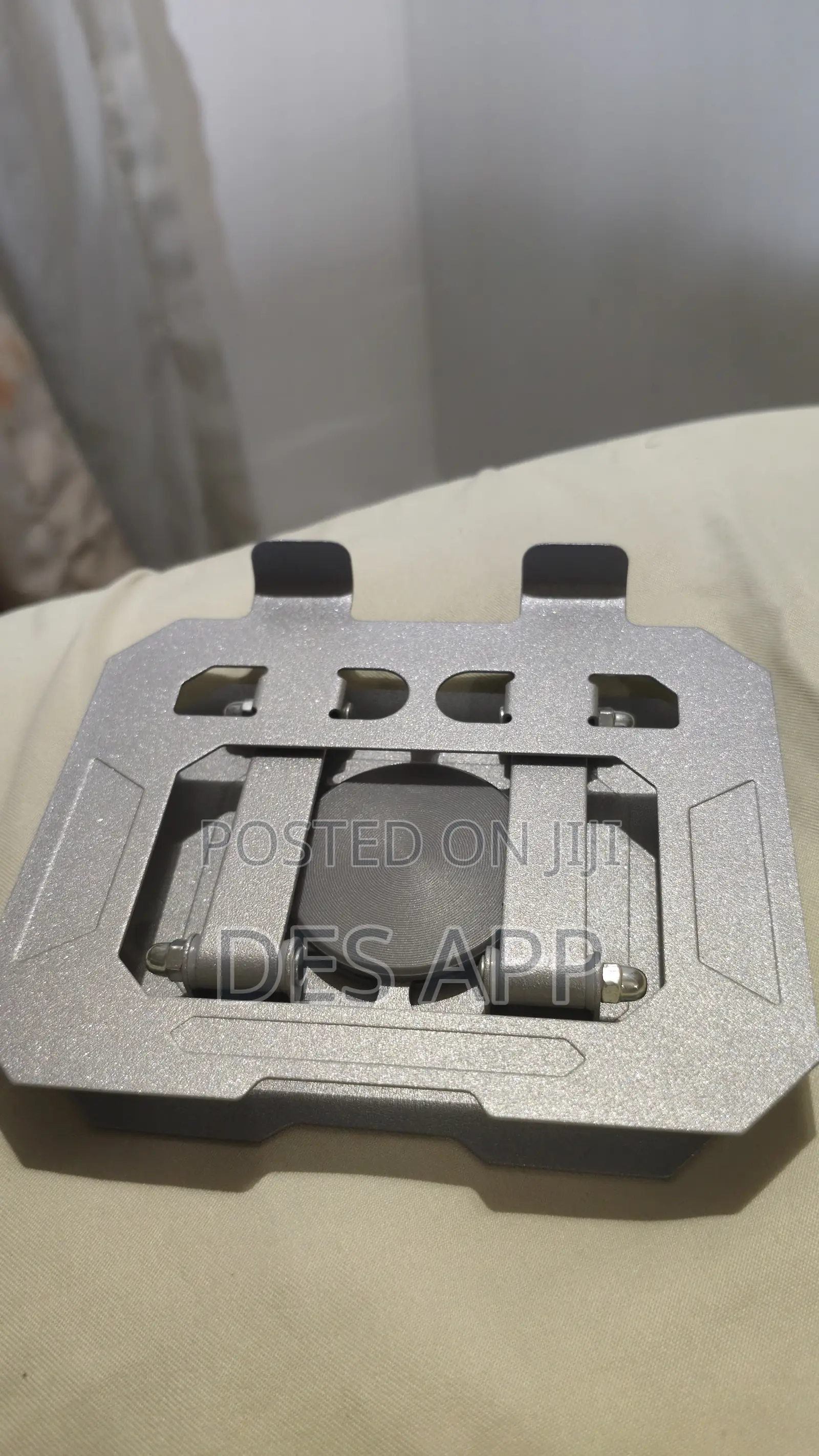 Foldable Meta iPad Stand