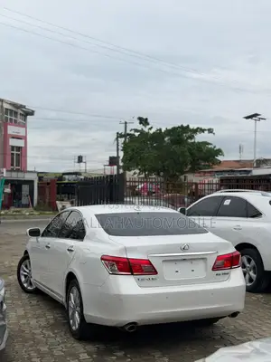 Lexus ES 350 2011 White