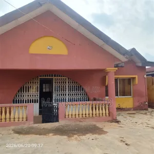 4bdrm Bungalow in Olomi Academy, Ibadan for sale