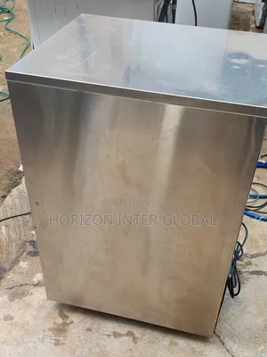 Polar Ice Cube Maker