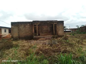 6bdrm Bungalow in I T, Benin City for sale