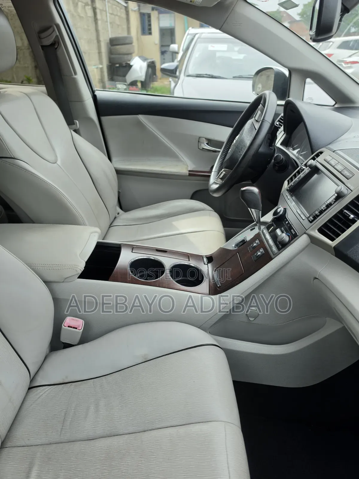 Toyota Venza 2010 White