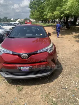 Toyota C-HR XLE FWD Sport Utility (2.0L 4cyl 2AM) 2018 Red