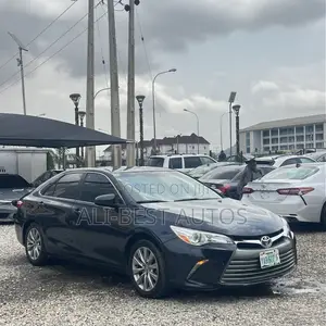 Toyota Camry XLE 4dr Sedan (2.5L 4cyl 6A) 2016 Black