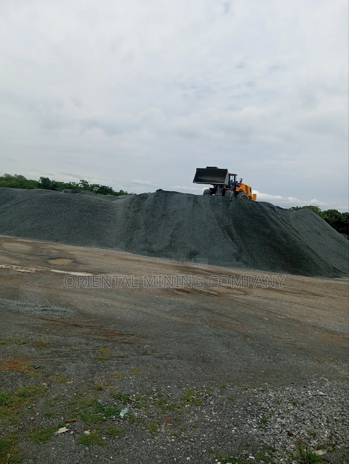 Payment on Delivery Iron Black Chippings and Granite