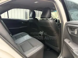 Toyota Camry SE 4dr Sedan (2.5L 4cyl 6A) 2015 White