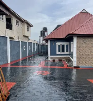 3bdrm Bungalow in Adeoje Estate, Akala Express for rent
