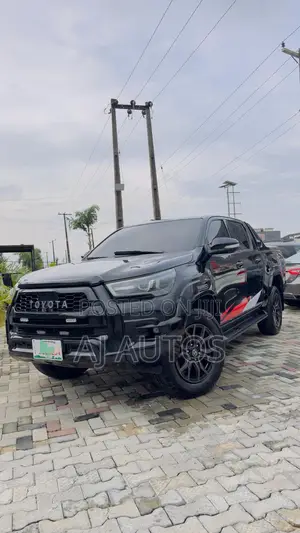 Toyota Hilux 2023 Black