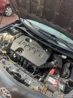 Toyota Corolla LE 4dr Sedan (1.8L 4cyl 4A) 2012 Gray