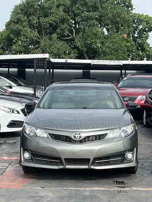 Toyota Camry XLE V6 4dr Sedan (3.5L 6cyl 6A) 2013 Gray