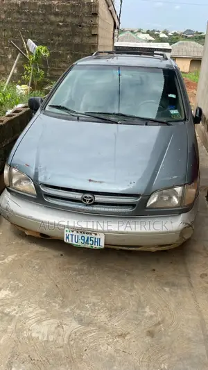 Toyota Sienna 2001 Silver