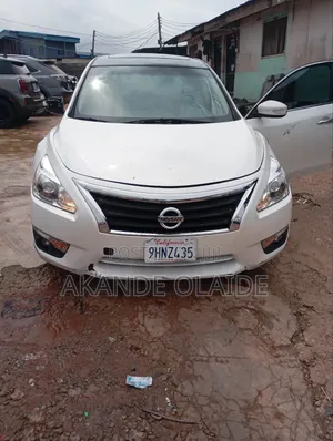 Nissan Altima 2017 White