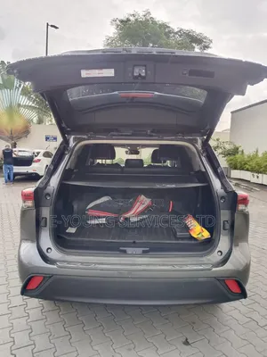 Toyota Highlander 2021 Gray