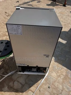 Sleek Hisense 120dr Fridge 87l Capacity