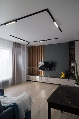 Surface Magnetic Rail Lighting