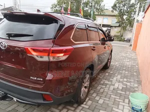Toyota Highlander 2015 Red
